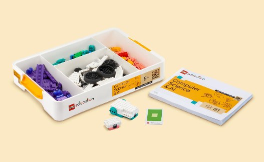 Kit LEGO Education Informática e IA 8+ abierto, con piezas, motor doble y sensor de color
